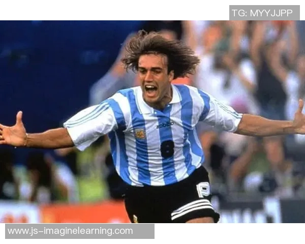 老足球明星阿根廷的传奇故事与辉煌成就回顾 老足球明星阿根廷的传奇故事与辉煌成就回顾